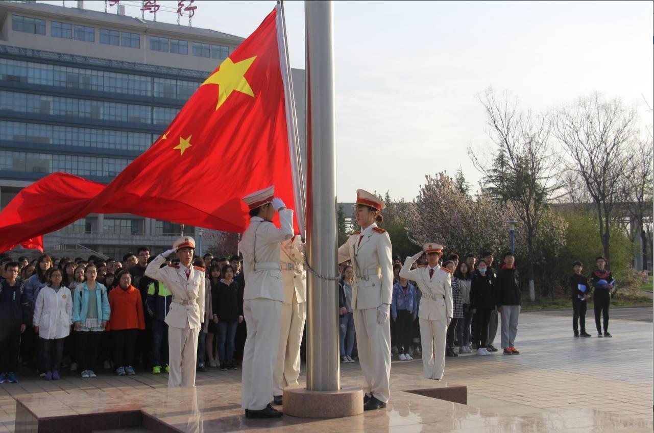 正门福字怎么贴